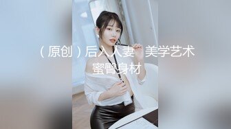 【新片速遞】 圆圆脸笑起来甜美！新人下海美少女！没穿内裤无毛小穴，掰穴玻璃棒插入，跳蛋磨蹭震动