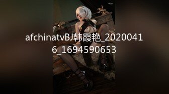 白皙美乳新人嫩妹两男一女3P大战，开档黑丝高跟鞋深喉口交，上位骑坐边操边口多种姿势换着操，铺上吸水垫喷水在上面