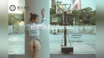 90后美女穿情趣开档内衣让我从缝里干到高潮，有对白