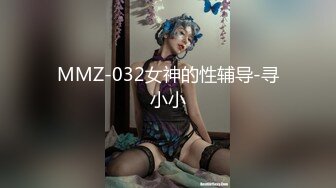  重味嫩妹子cospiay初音妹妹 叉开双腿玩炮机插无毛白虎逼