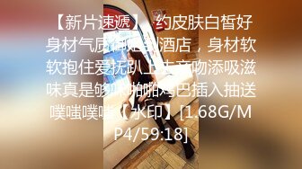 潜入大学偷拍美女老师