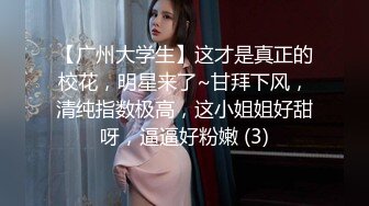 裙底偷拍??两个高颜值美女在店里自拍美女一个是透明蕾丝窄内一个是白色窄内蓝色短裙学妹和舍友逛街