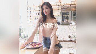 STP30034 极品尤物美少女！甜美乖巧妹妹！撩起小背心揉奶子，玻璃棒抽插骚穴，手指扣弄流白浆